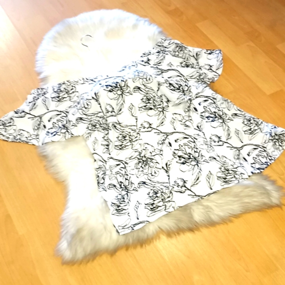 ASHRO Ruffled Floral Blouse - Picture 9 of 15